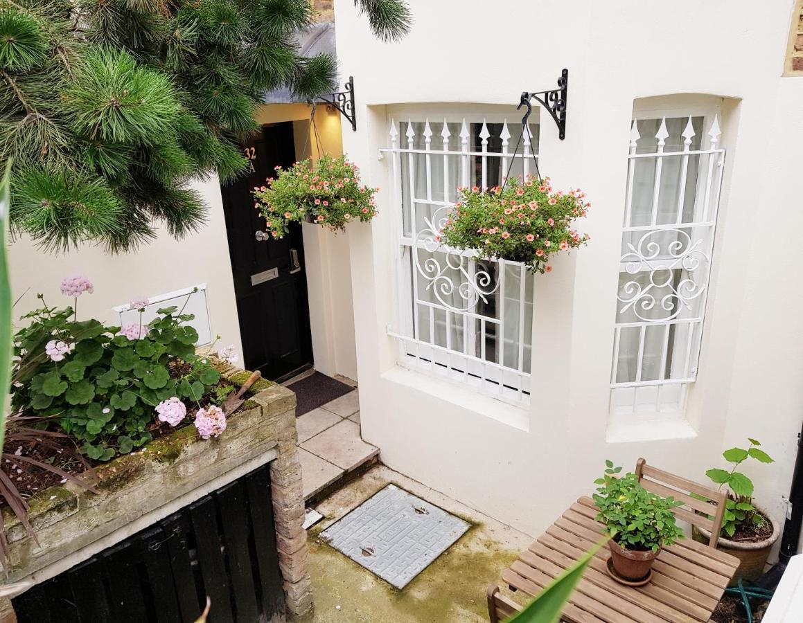 Pretty Maida Vale Apartments Londra Esterno foto